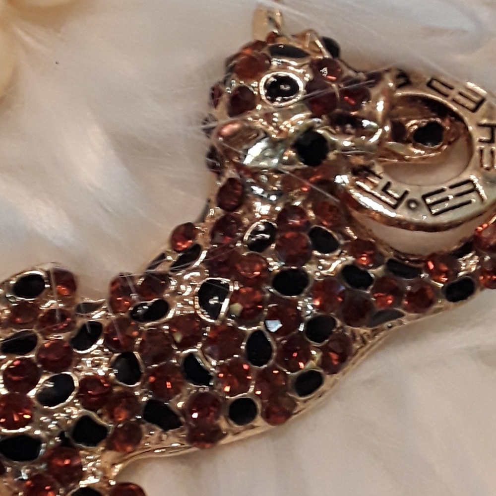 Jeweled Leopard Keychain - Picture 3 of 3